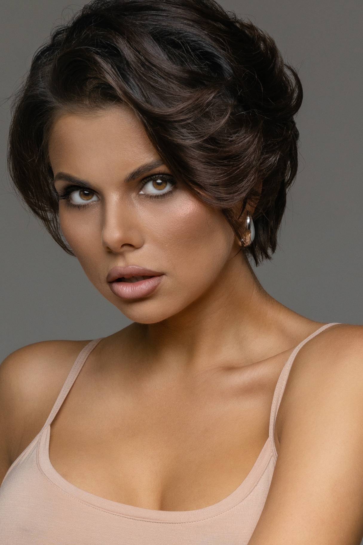 Dara Model beauty portfolio image: Classic Portrait.